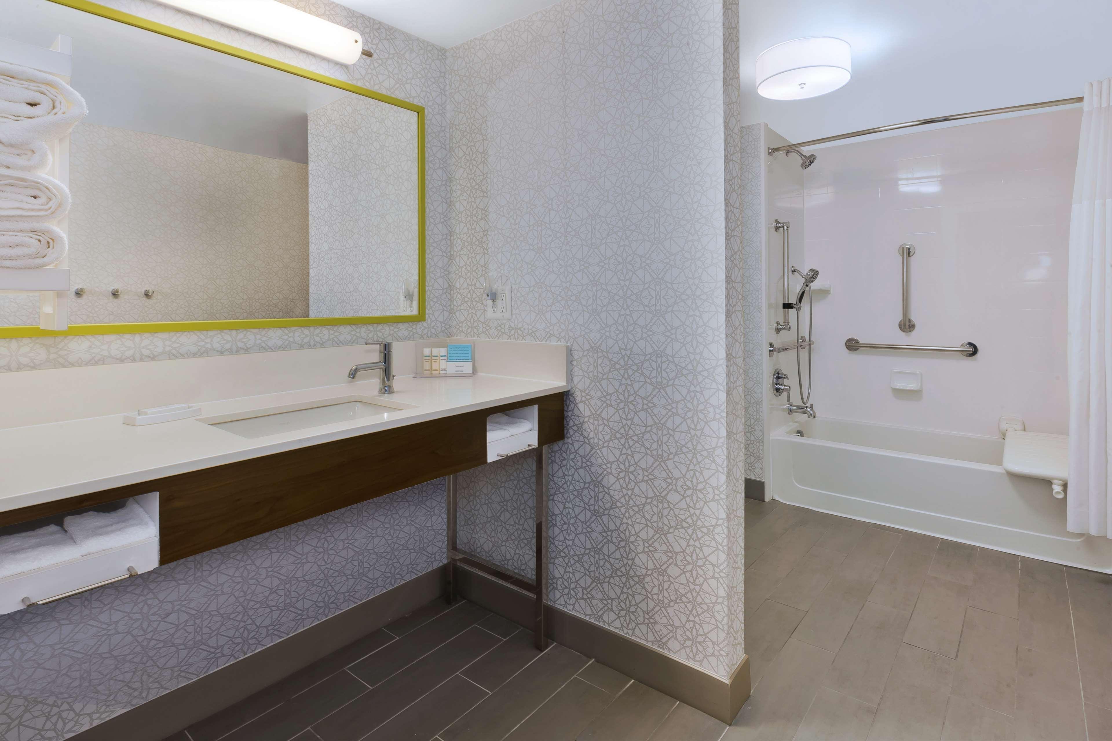 Hampton Inn Traverse City Exteriör bild